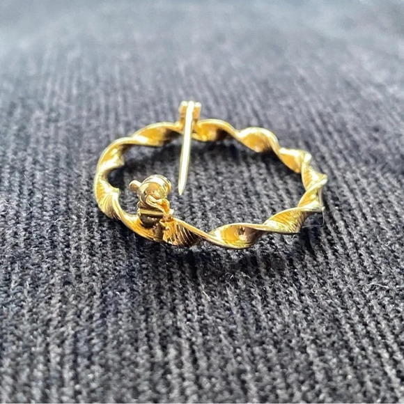 Gold Plated Small Twisted Hoop Brooch Pin - Picture 3 of 8